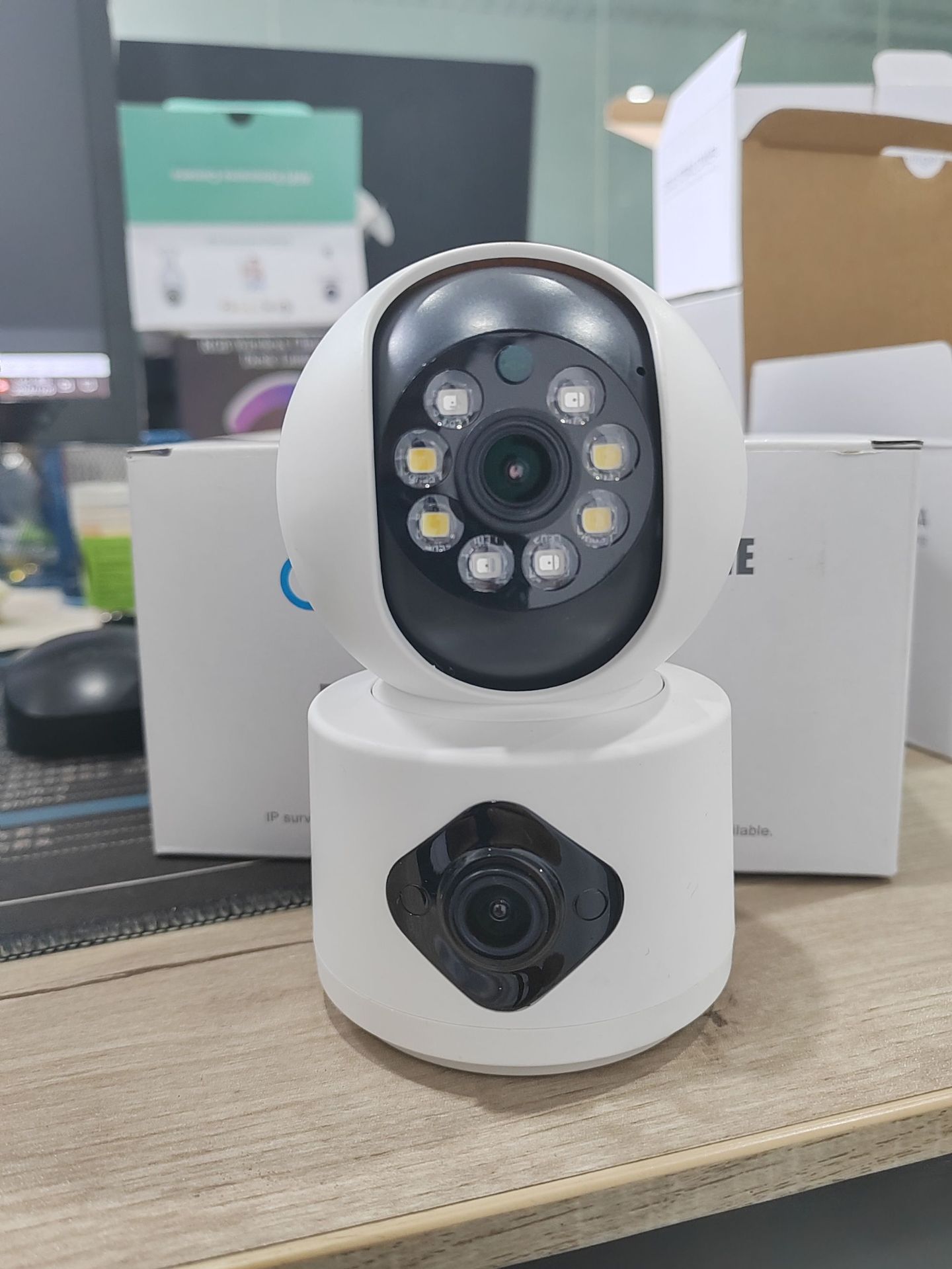 YI Lot APP 4MP Dual Lens Full  - đánh giá và giá Baby Monitor Split Screen